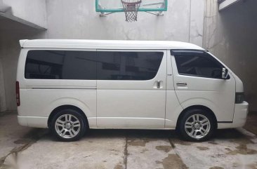 Toyota Hiace Super Grandia 2010 MT White For Sale 