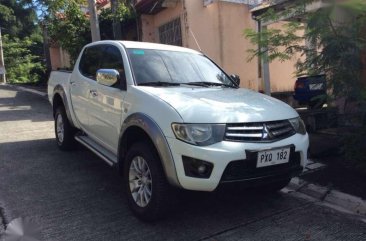 Mitsubishi Strada 4x4 2010 MT White Pickup For Sale 