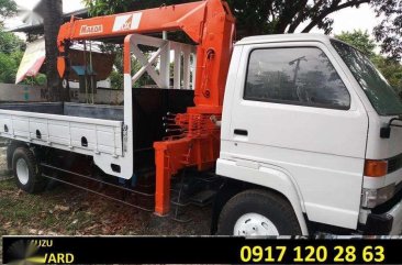 Isuzu Forward boom truck 2.9 tons