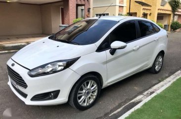 RUSH SALE Ford Fiesta 2015 AT Very Cheap