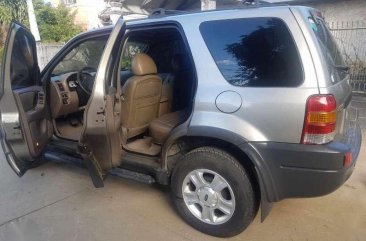 Ford Escape 2004 4x4 automatic for sale 