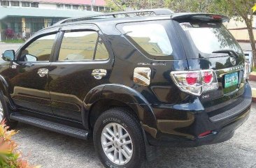 Toyota FORTUNER 2012 AT Black For Sale 