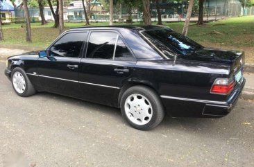 1991 Mercedes Benz W124 300E Black For Sale 