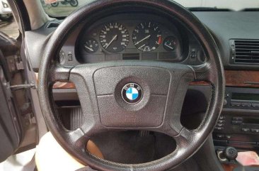 BMW 2002 525i AT Beige Sedan For Sale 