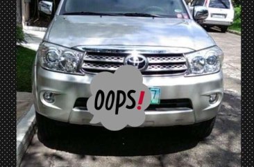 Toyota Fortuner G 2011 AT Silver SUV For Sale 