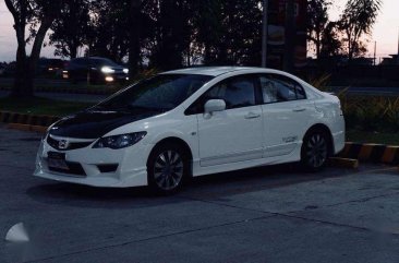 Honda Civic 2011 MT White Sedan For Sale 