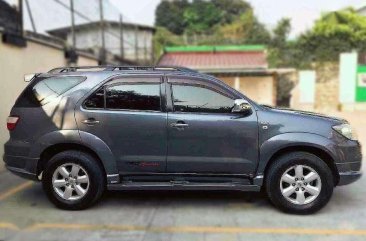 Toyota Fortuner 2010 2.5L 4x2 G Diesel A/T for sale