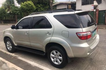Toyota Fortuner G 2010 AT Silver SUV For Sale 