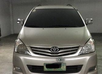 Well-maintained Toyota Innova 2010 for sale