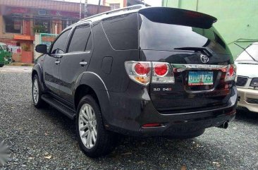 2012 Toyota Fortuner v 4x4 top of the line FOR SALE