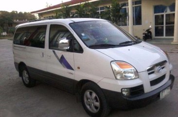 Hyundai Starex 2005 AT White Van For Sale 