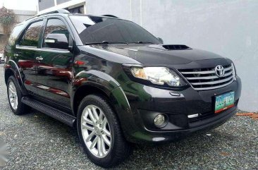 2012 Toyota Fortuner v 4x4 top of the line FOR SALE