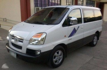 Hyundai Starex 2005 AT White Van For Sale 