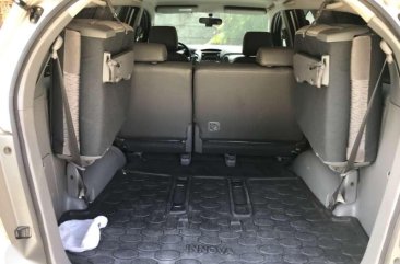 Toyota Innova E 2010 MT Silver SUV For Sale 