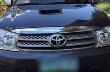 Good as new Toyota Fortuner 2011 V A/T for sale