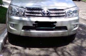 2011 Toyota Fortuner G AT Silver SUV For Sale 