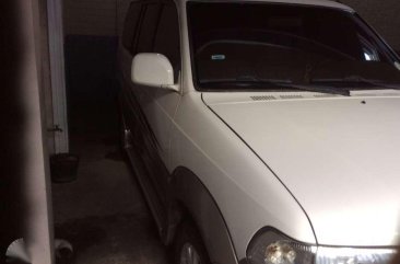 Toyota Revo SR Diesel 2004 White For Sale 