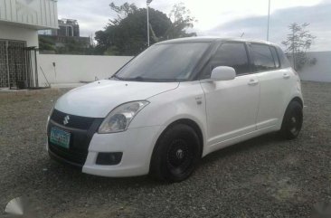 Suzuki Swift 2008 AT White HB For Sale 