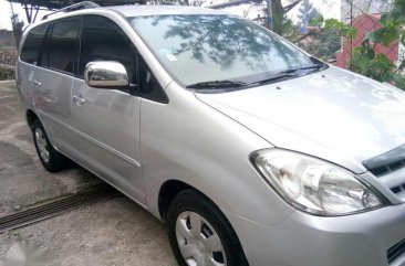 Toyota Innova 2005 G AT Silver SUV For Sale 