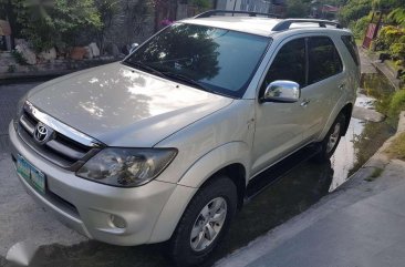 Toyota Fortuner g diesel AT 2005 for sale 