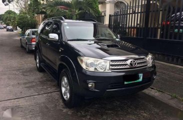 2009 Toyota Fortuner V 4x4 Top of the line Diesel