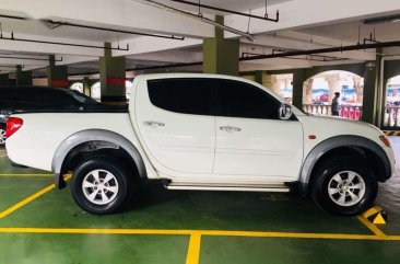 Mitsubishi Strada 4x4 automatic 2007 FOR SALE