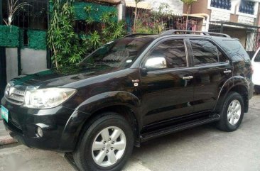 Toyota Fortuner G 2010 AT Black SUV For Sale 