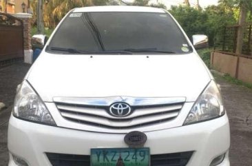 2012 Toyota Innova 2.5 G AT White For Sale 