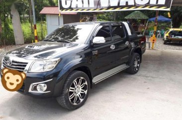 FOR SALE Toyota Hilux 4x4 automatic 2013