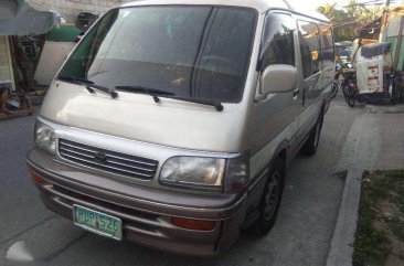 LIKE NEW Toyota Hi-ace FOR SALE