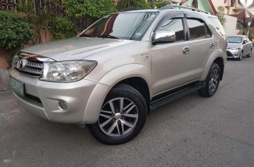 Toyota Fortuner G 2011 AT GAS Silver For Sale 