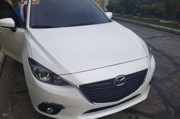 Mazda 3 sedan 2016 skyactive FOR SALE