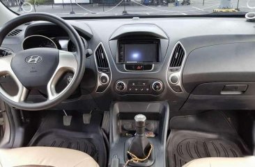 HYUNDAI Tucson 2012 MT transmission 400k FOR SALE