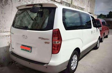 2009 HYUNDAI Grand Starex gold FOR SALE