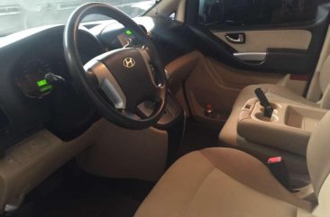 2010 Hyundai Grand Starex  VGT AT White For Sale 