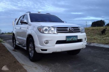 2010 Toyota Fortuner 4x2 G Dsl AT FOR SALE