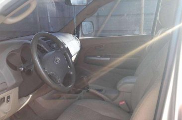 Toyota Hilux G 4x4 automatic 2011 FOR SALE