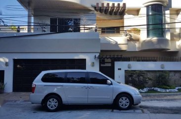 2013 Kia Carnival Long Wheel Base Limited Edition Automatic FOR SALE