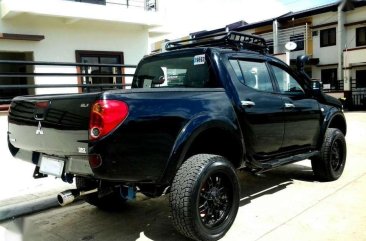 Mitsubishi STRADA TRITON 2.5 DiD Turbo DIESEL 4x2 MT-12 FOR SALE