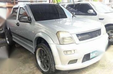 Issuzu D-max 2006 4x2 MT Silver Pickup For Sale 