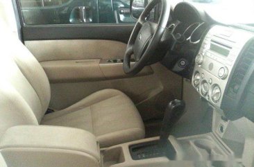 Well-maintained Ford Everest 2014 for sale