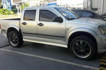 Issuzu D-max 2006 4x2 MT Silver Pickup For Sale 