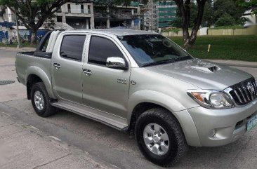 2005 Toyota Hilux 2.5 4x2 MT Silver For Sale 