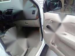 Toyota Fortuner 2006 AT White SUV For Sale 