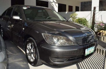 Toyota Camry 2004 2.4 E AT Brown Sedan For Sale 