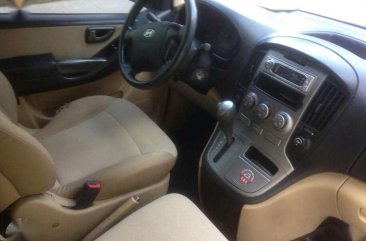 2009 Hyundai Starex VGT AT Golden For Sale 