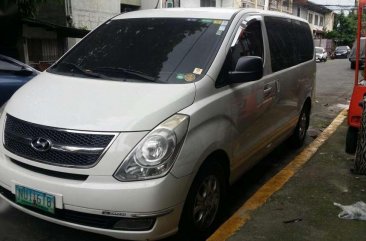 2009 Hyundai Starex VGt AT White Van For Sale 