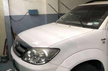 Toyota Fortuner 2005 AT D4D White For Sale 