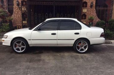 Toyota Corolla XE 1996 MT White Sedan For Sale 