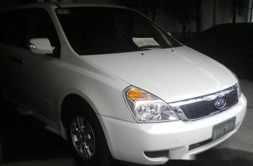 Well-maintained Kia Carnival 2012 for sale